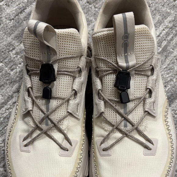 Women’s Neutral Beige Athletic Sneakers size 8 - Picture 2 of 8